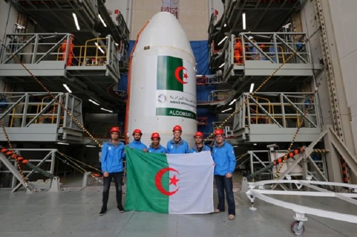 L’Algérie lance son premier satellite, Alcomsat1, dédié aux télécoms