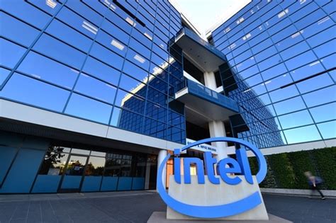 Alors que la demande diminue et que les États-Unis imposent de nouvelles restrictions à la ChineIntel prévoit des licenciements massifs