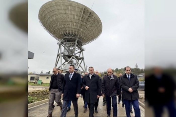 Sid Ali Zerrouki investit dans le futur numérique de l&rsquo;AlgérieVisite du centre de communication par satellite de Lakhdaria