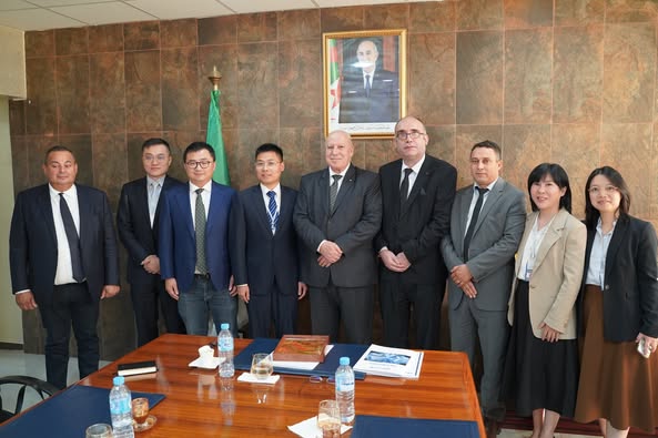 Numérisation de l&rsquo;économie et souveraineté technologique <BR> L&rsquo;Algérie s&rsquo;allie au chinois CEFES pour produire des équipements de paiement électronique