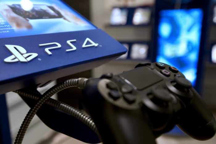 Sony face au mur <BR> Jeux à 300 millions de dollars, puces en feu et voiture électrique au garage