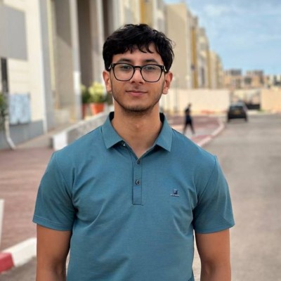 Entretien avec Abdelhak Kadouci :  «AUCUN MODÈLE NE PARLAIT MA DARIJA, ALORS J’AI CONSTRUIT LE MIEN»